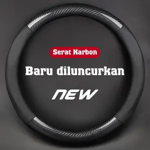 Sarung Kemudi Mobil Kulit Serat Karbon Universal Anti Licin Tahan Aus Elastis Cover Stir Mobil Ukuran 37‑38cm Cocok untuk Toyota Honda Mitsubishi Suzuki