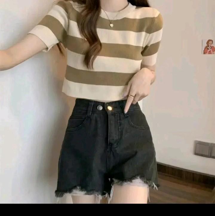 atasan crop top stripes knit / crop Top wanita knit garis / capsual top panjang fit lembut 2