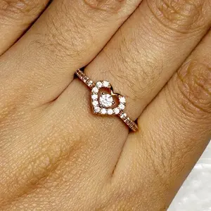 Motif Love permata banyak Cincin Wanita Cincin Warna Gold Cincin Titanium Anti Karat EC64