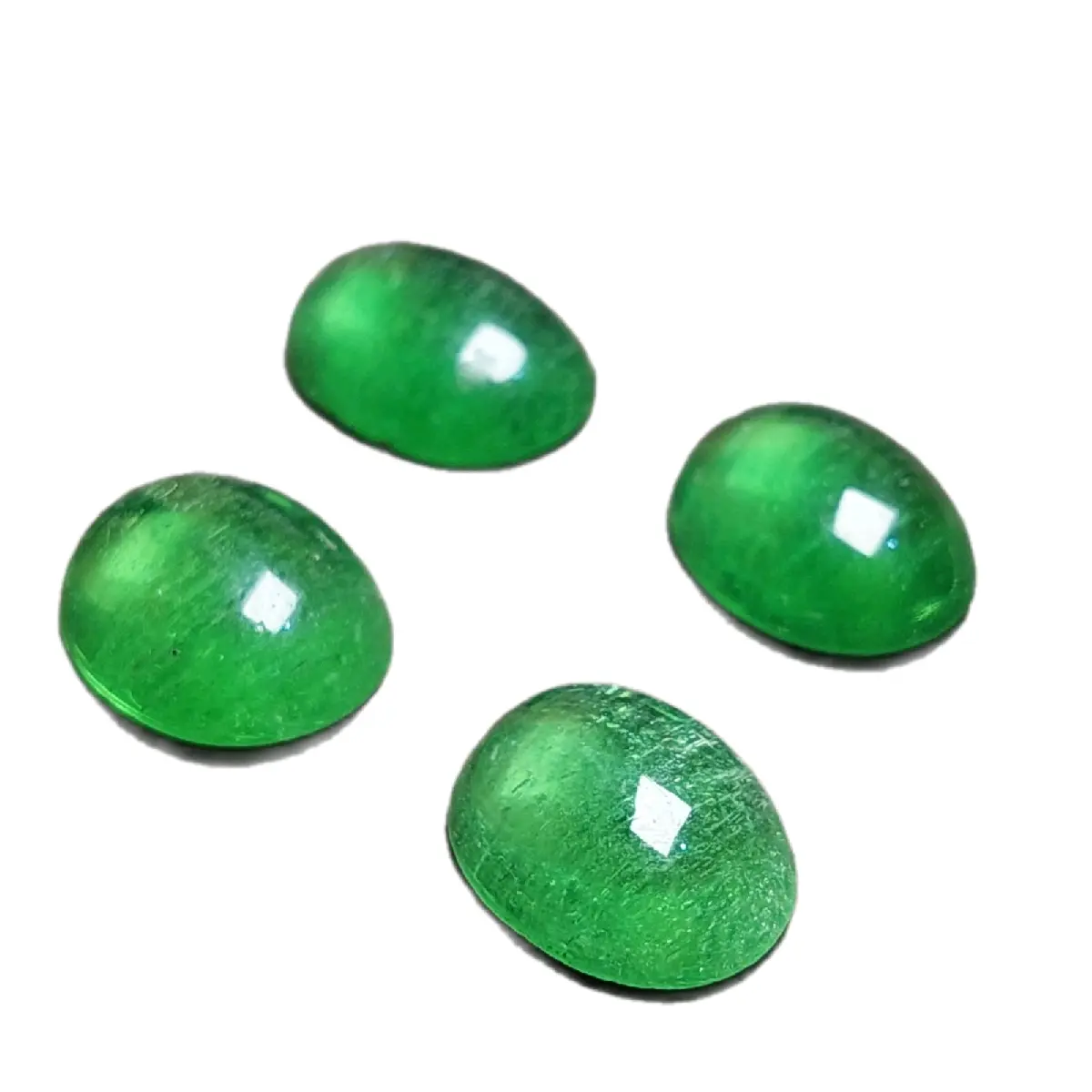 Lostune Batu Zambrud Kalimantan Crystal Beeserat Emerald Green Kristal Giwang Berserat Dim 15-16mm untuk Dekorasi Kantoran atau Koleksi Pribadi
