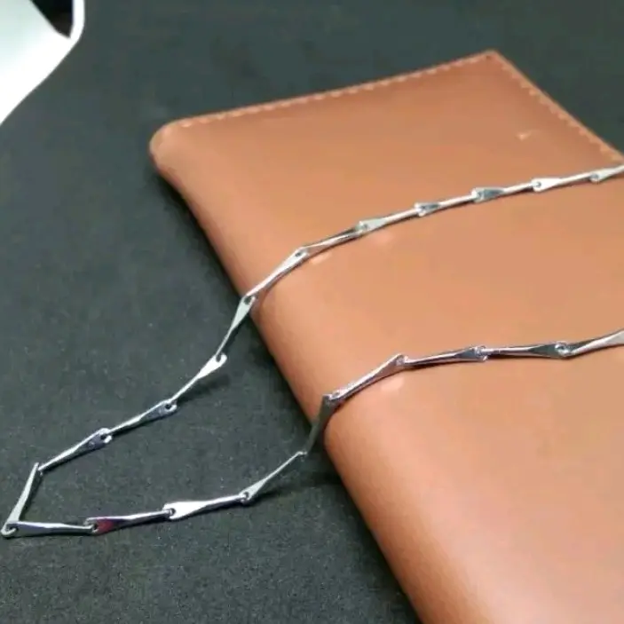 Kalung Titanium Model Bulir Padi Kecil Silver untuk Pria dan Wanita 1