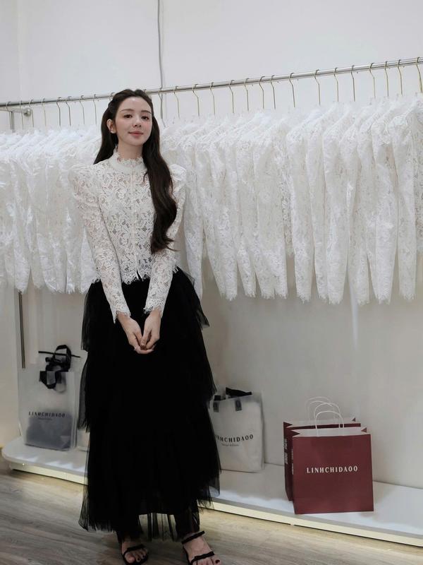 Áo ren cổ trụ dài tay chân váy lưới tầng thời trang dự tiệc thanh lịch 