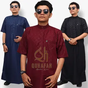 QUHAFAH Jubah gamis pria Slimfit Al Majid Lengan Pendek Emboss Premium Grade A Bahan Katun Tebal Halus Motif Katun Kancing Snap Resleting Dewasa