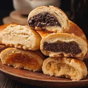 Pia Fuji Basah Nanas asli Camilan keluarga Snack Food Palembang