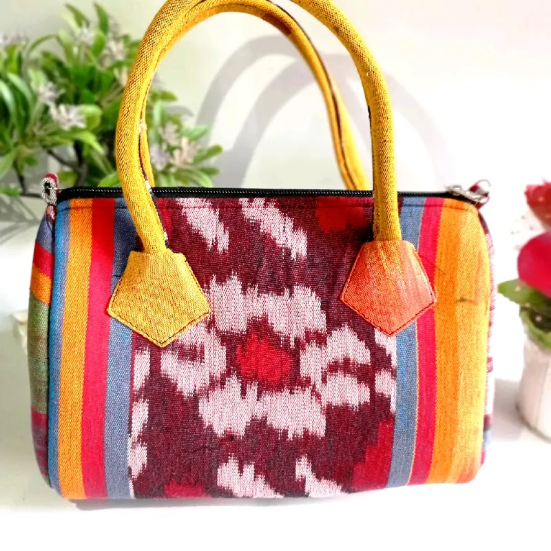 Tas Jinjing Tenun Etnik Lombok Toraja Wanita, Ukuran 23x15x10cm - Perempuan 1