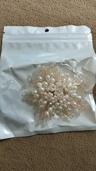 Product Review of (Bebas beli 2 dapat bonus) B35 Bross hijab mutiara snowflake mewat titanium Korea original from N**e L**i 0