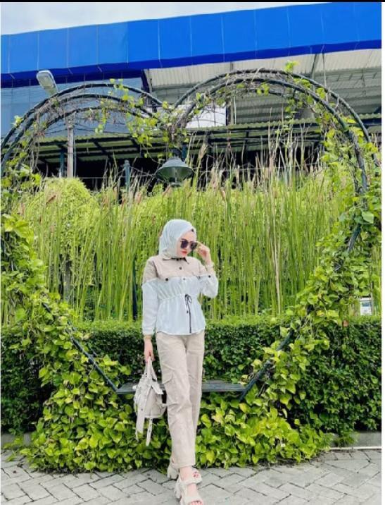 Setelan Cargo Wanita Baju Set Kombinasi Terbaru Celana Panjang Nyaman Katun dengan Detail Renda dan Kerah Turtleneck 7