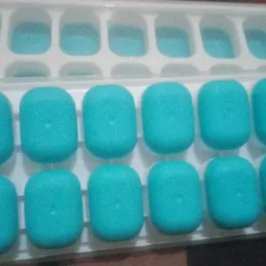 Cetakan Es Batu + Penutup Kotak Ice  Cream Cube Tray Plastik Silikon