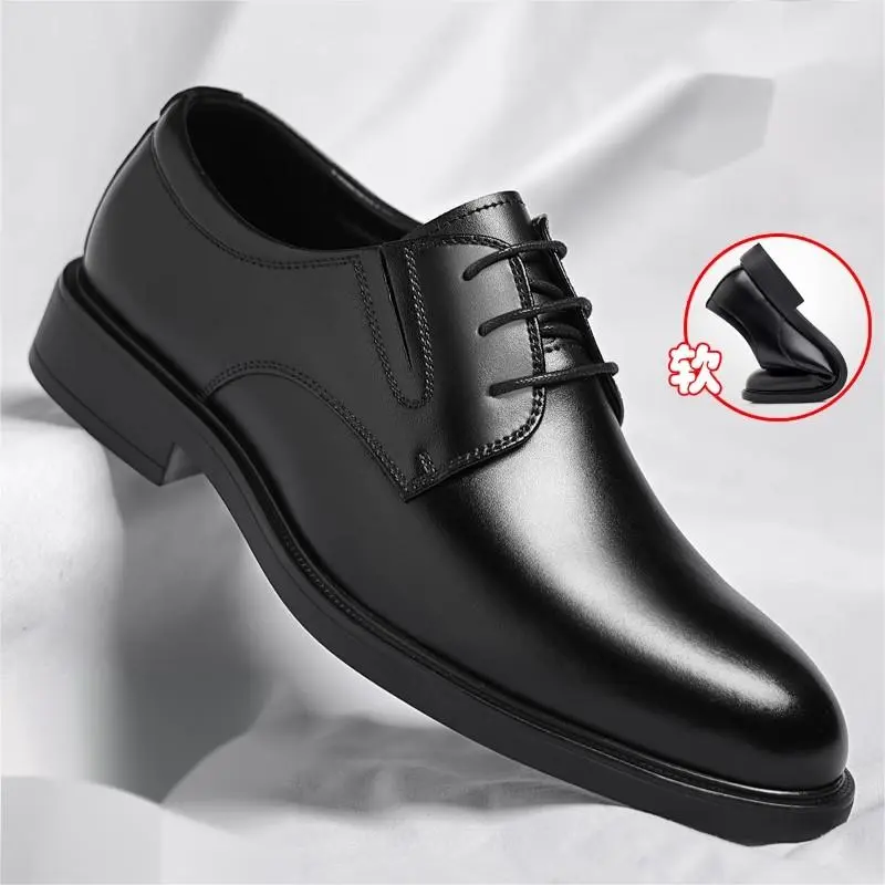 Sepatu pria bisnis sepatu kulit dengan ujung tajam