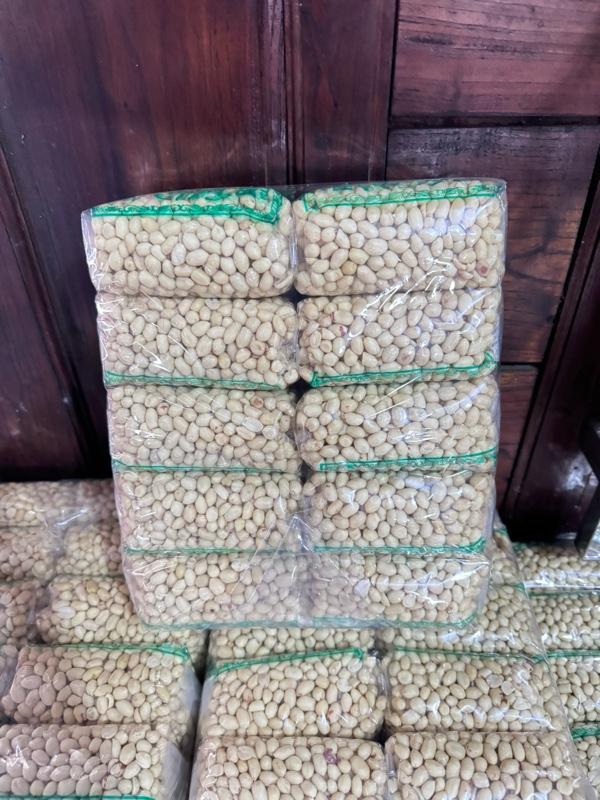 Product Introduction of 5 bungkus Kacang Kupas Asli Tuban 250g x 5 Bungkus - Total Berat 1,250g - Goreng, Food, Mete, Kering, Snack, Cemilan Bawang Makanan Camilan Mede 14