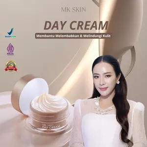 Day Cream MK Skin Membantu Melembabkan & Melindungi Kulit Halal & BAZAN FOM
