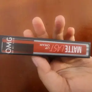 OMG Mattelast Lip Cream 2.9g