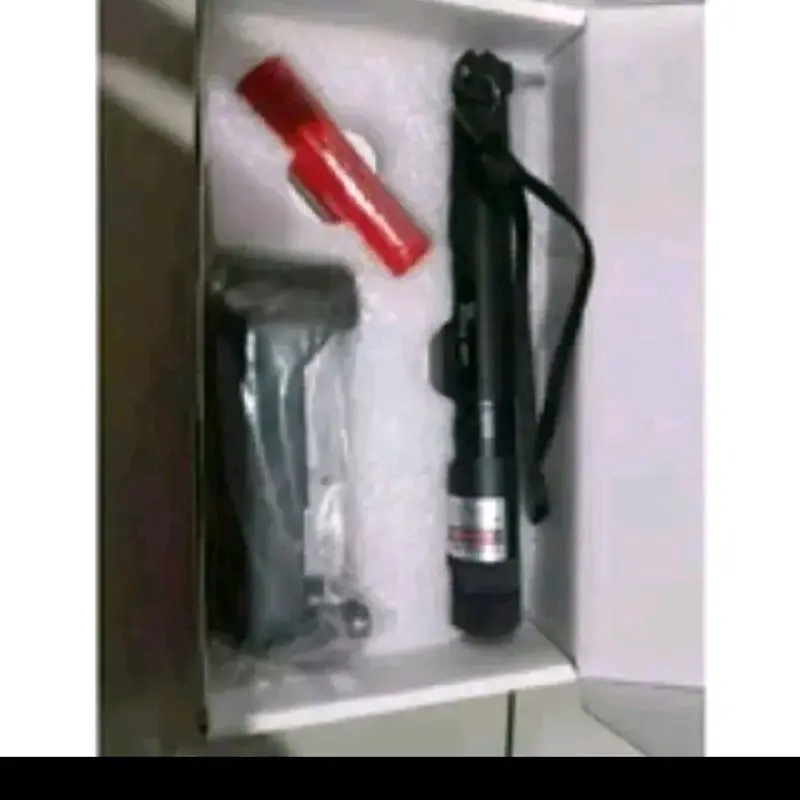 LASER GREEN POINTER 303  5000MW warna hijau  Batrei Cas jarak jauh FREE Charger dan Kunci Senter 5