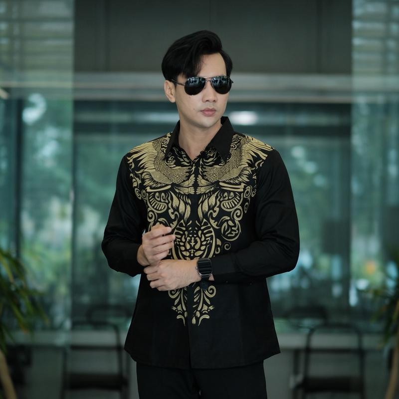 GUNADAKSA HITAM Kemeja batik pria lengan panjang Furing Full katun Slimfit Hitam halus 2
