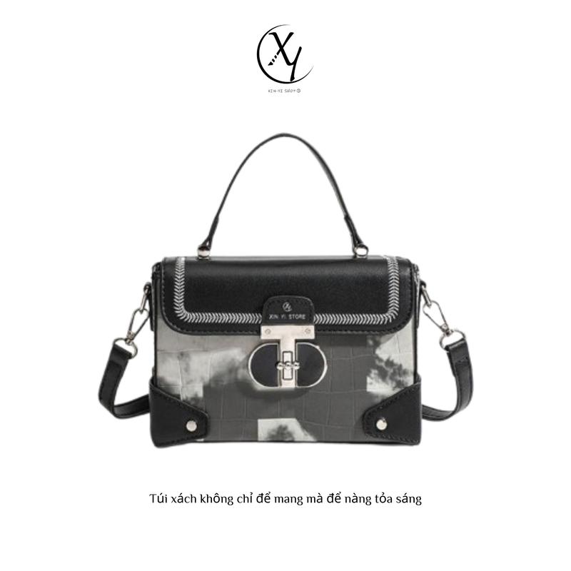 SIZE:20X13X8   Xinyi Bag Mẫu tết Túi Cốp Nữ Đeo Chéo Dạng Hộp Dây Da Xinh Xắn Đi Chơi Đi Làm Phong Cách Thời Trang Quảng Châu Bag Len