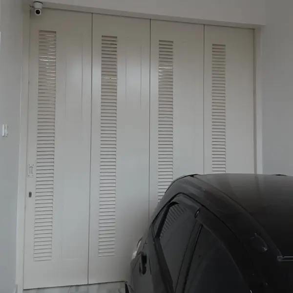 Pintu Garasi Minimalis dan Berkualitas - Tebal Plat 1,8 mm, Panel 1,2 mm, Roda 2,0 mm 0