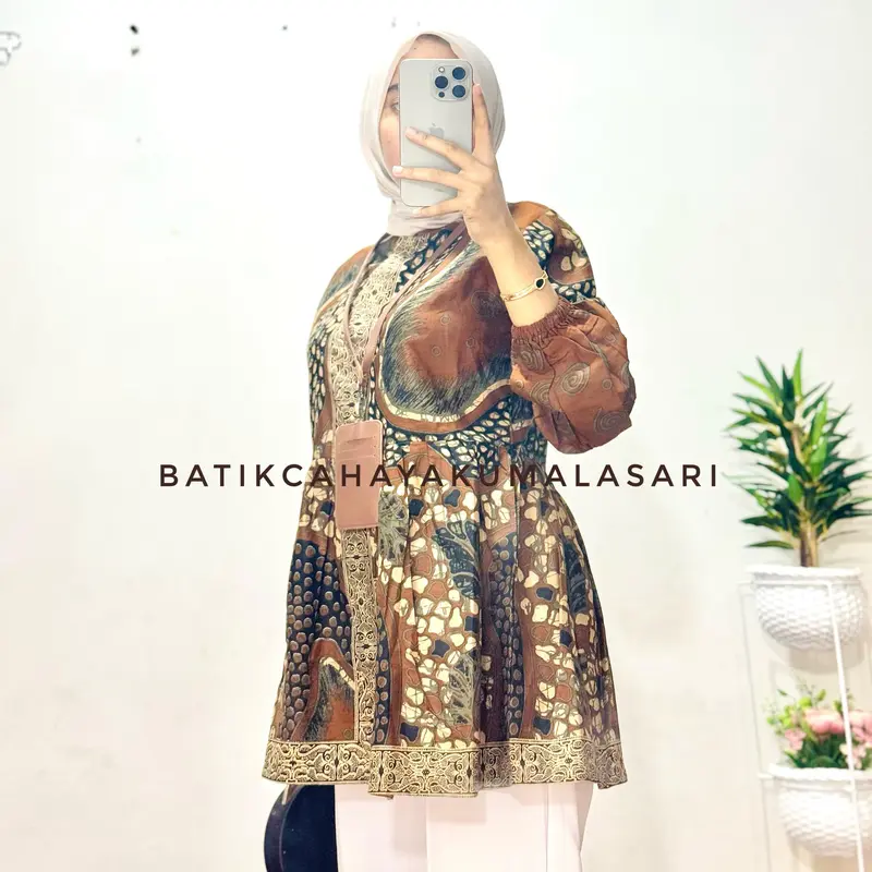 Blouse Batik Wanita Lengan Balon Motif MALIKA Sogan - Atasan Kerja Wanita Kekinian Bahan Katun Prima 3
