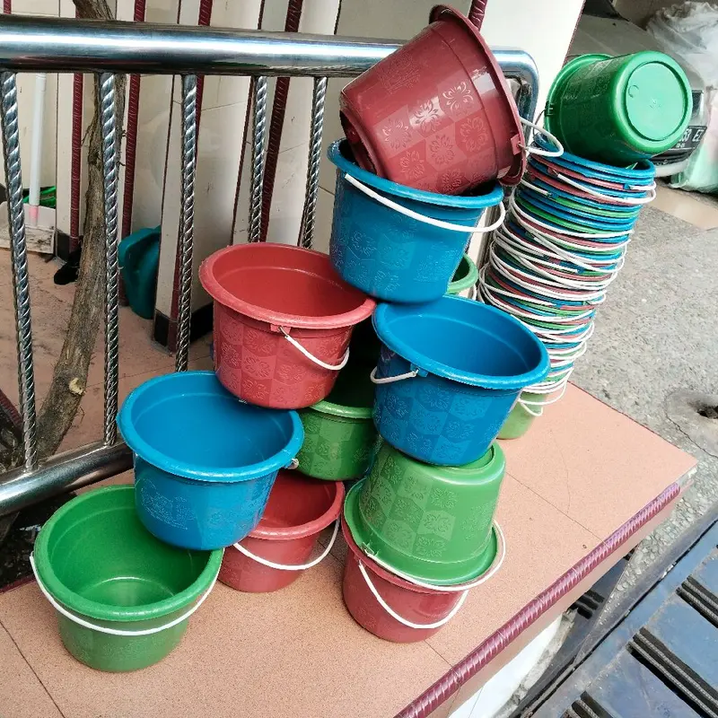12 Pcs Timba / Ember Plastik Kecil 2250 ml 8
