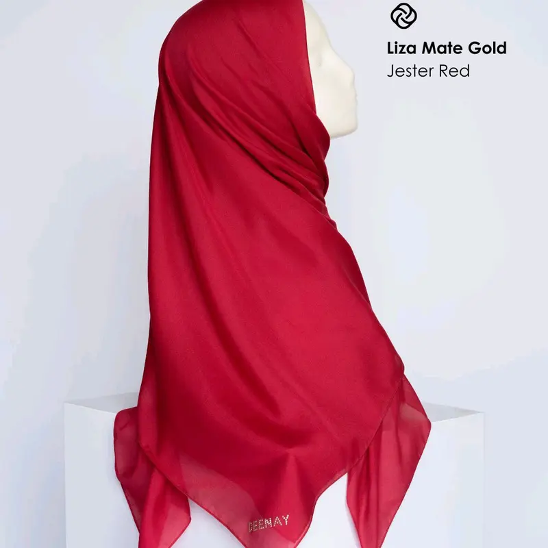 Kerudung Liza matte gold dari Deenay varian merah 1