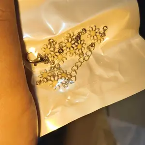 Gelang Bunga Daisy Retro dengan Lukisan Tangan - Aksesori Fashion dari Stainless Steel Bracelet