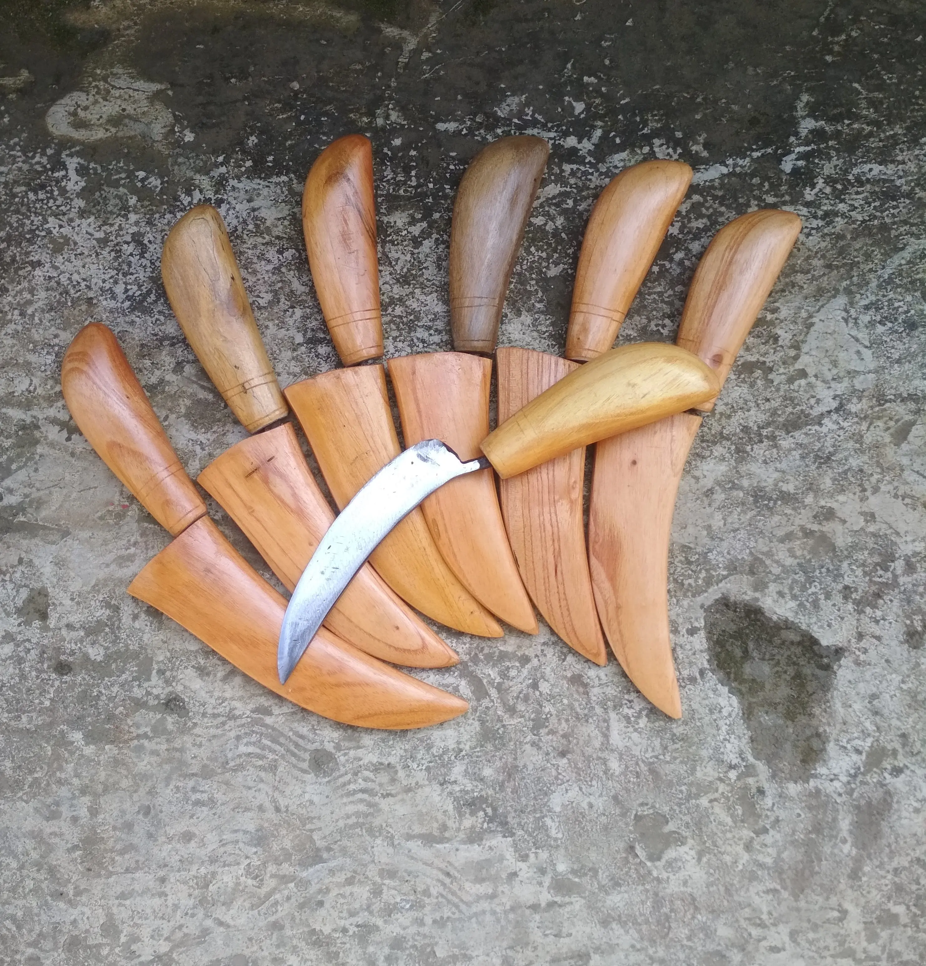 pisau serutan bambu atau kayu ukir