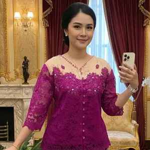 Atasan Blus Renda Pakai Kancing Hidup. Kombinasi Tile.  Payet Dan Mutiara Dijahit. Pakai furing.