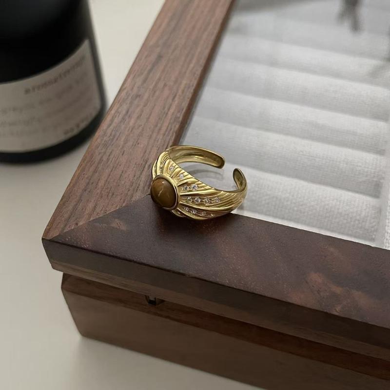 Product Introduction of Pre-loved Gold Rings, Niche Fashion Rings, Full Circle Micro Setting Rings, Vintage Maillard Rings, Brushed Metal Rings, Premium Open Rings velvet  ring 18