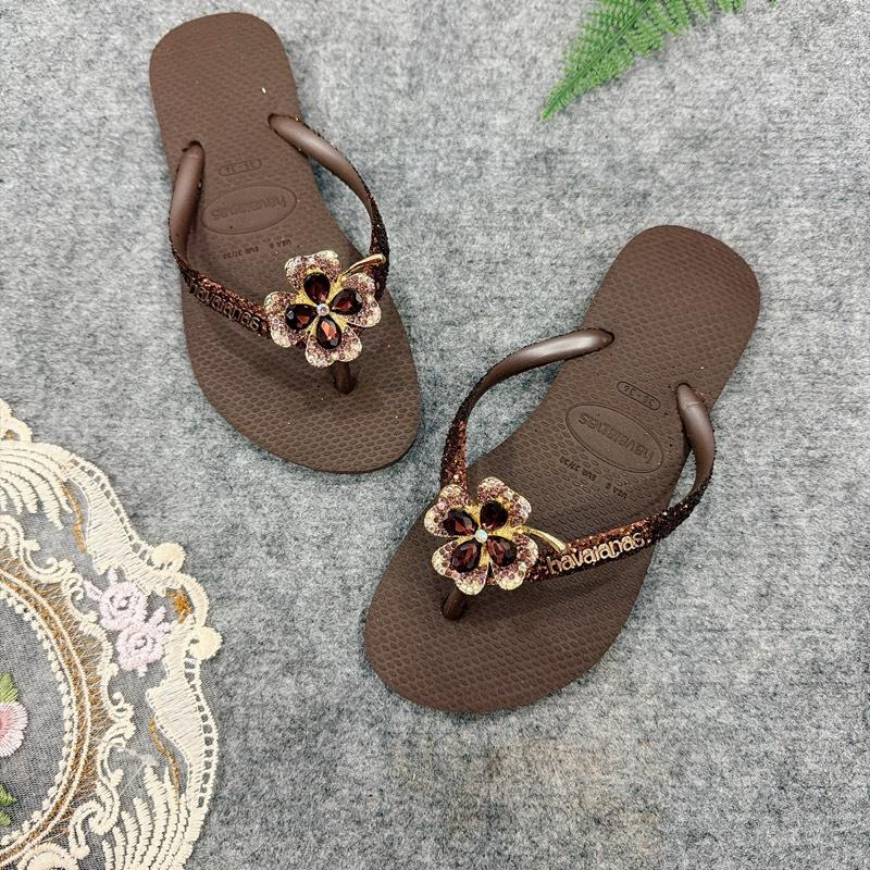 Havaianas - Dép Nữ Kim Tuyến Sợi Quai Màu Nâu Cà Phê Socola Kèm Charm Cao Su Êm Chân Lâm Trân.