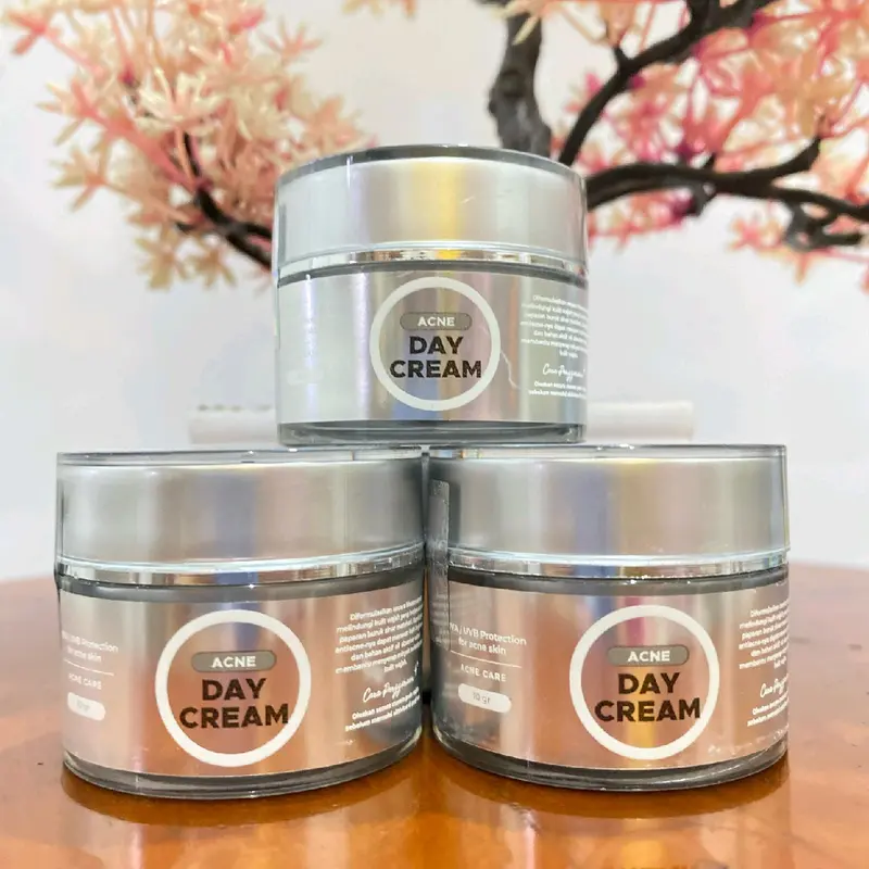 Bening  skincare acne day cream by Dr  oky ( Bening  clinic) Niacinemide 2