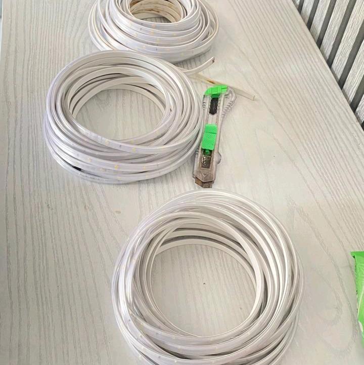 Lampu LED Strip Tipe 5050 Tegangan 220V Terang dan Elastis lampu seribu bintang dekorasi led strips light lampu cafe tempat  lampu  lampu plafon pitingan  lampu Plastik 4