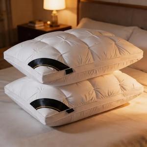 ホテル品質枕、深い睡眠をサポートする首の支え、高密度でへたりにくい、サテンカバー、ポリエステル100％中材、手洗いのみ