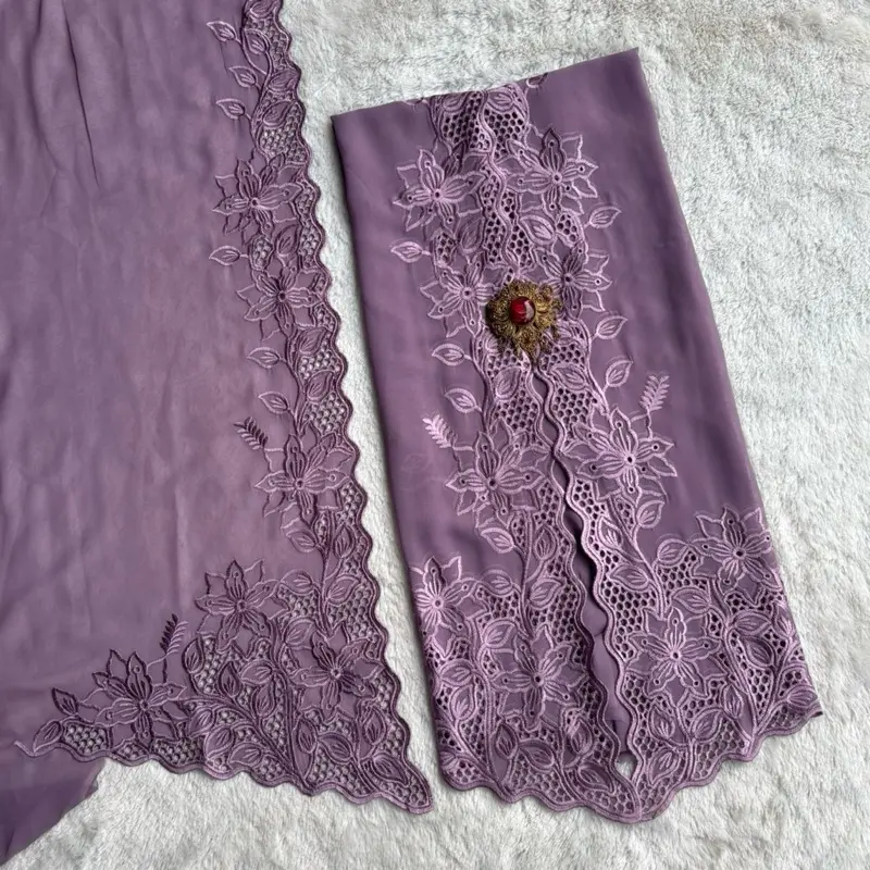 Bahan Kebaya Bordir Krawang Madu Kain Kebaya Elegan dengan Detail Bordir Bunga