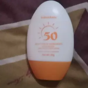 SPF50+ Sunscreen Wajah Sunblock Wajahdan Badan 50g Refreshing Non-GreasySUNBLOCK TABIR SURYA & AFTERSUN TabirSurya Pelembab Dan Pelindung Kulit WhiteningSunscreen UV Protection Premium Lotion sunscreen