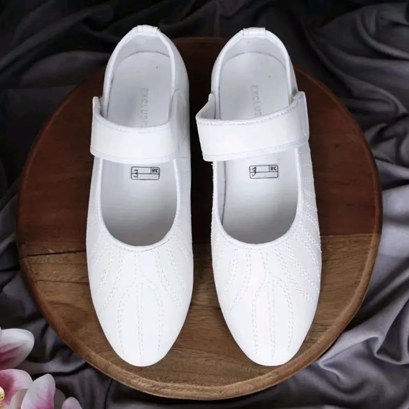 Sepatu Akar Wanita Haji dan Umroh/Sepatu Tawaf