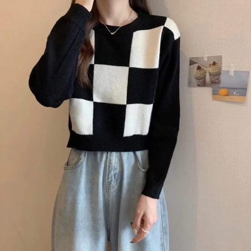 Sweater Rajut Crop Top Korean Style Motip Kotak Kotak Atasan Wanita Crop 1