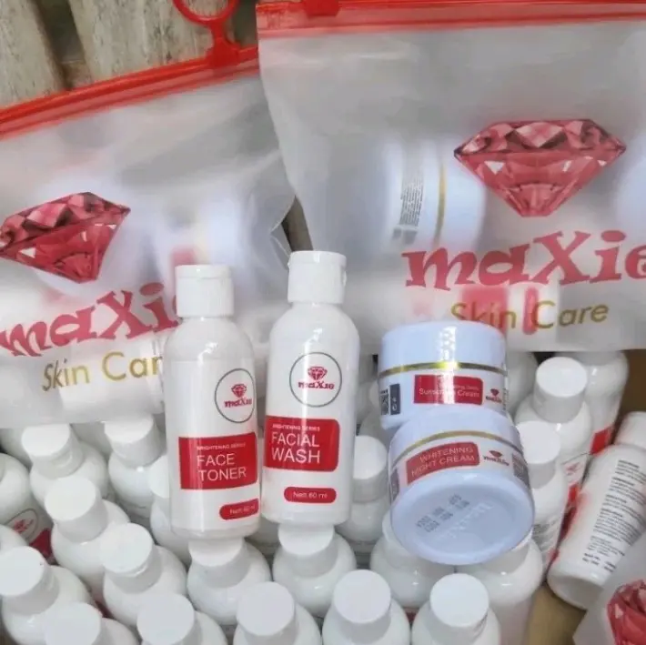 Paket Maxie 4 in 1 Premium BPOM Maxie Skinncare untuk Perawatan Wajah - Facial Berjerawat Pelembab Berminyak Membersihkan Moisturizer wash 4