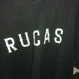 Setelan kaos RUCAS dan celana jeans pria wisker skena Gombrong -desain modis