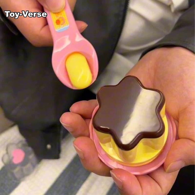 Toy-Verse Viral Puding Jepang Mainan Anak Mell Chan Set Baby Food Toys Kids Toy Koleksi Aksesoris Mainan Kreativitas Dan Motorik Anak dengan Cangkir Transparan dan Sendok Pink Doll