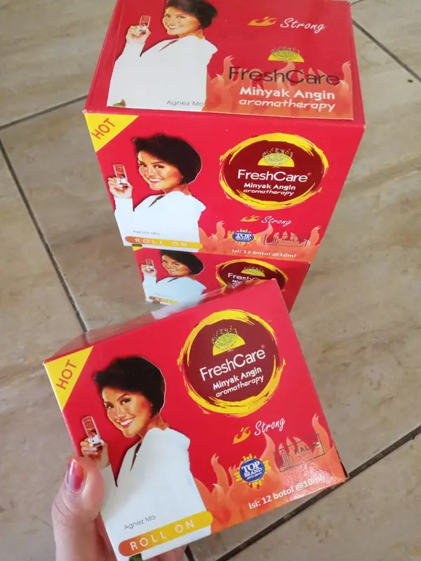 Promo Awal Tahun FreshCare Minyak Angin Aromatherapy Roll On Hot 12Pcs Grosir cocok jual lagi 0