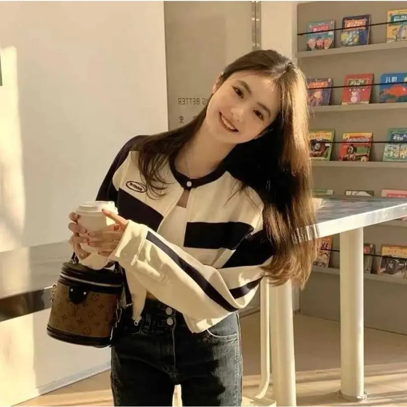 JAKET CROPE WANITA | ANSWER ME CROOPE JACKET VARSITY KOREAN 3