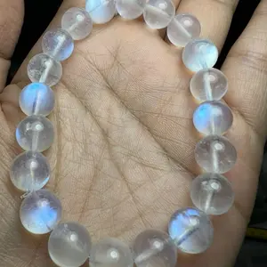 Natural Blue Moonstone dengan kilau biru lembut