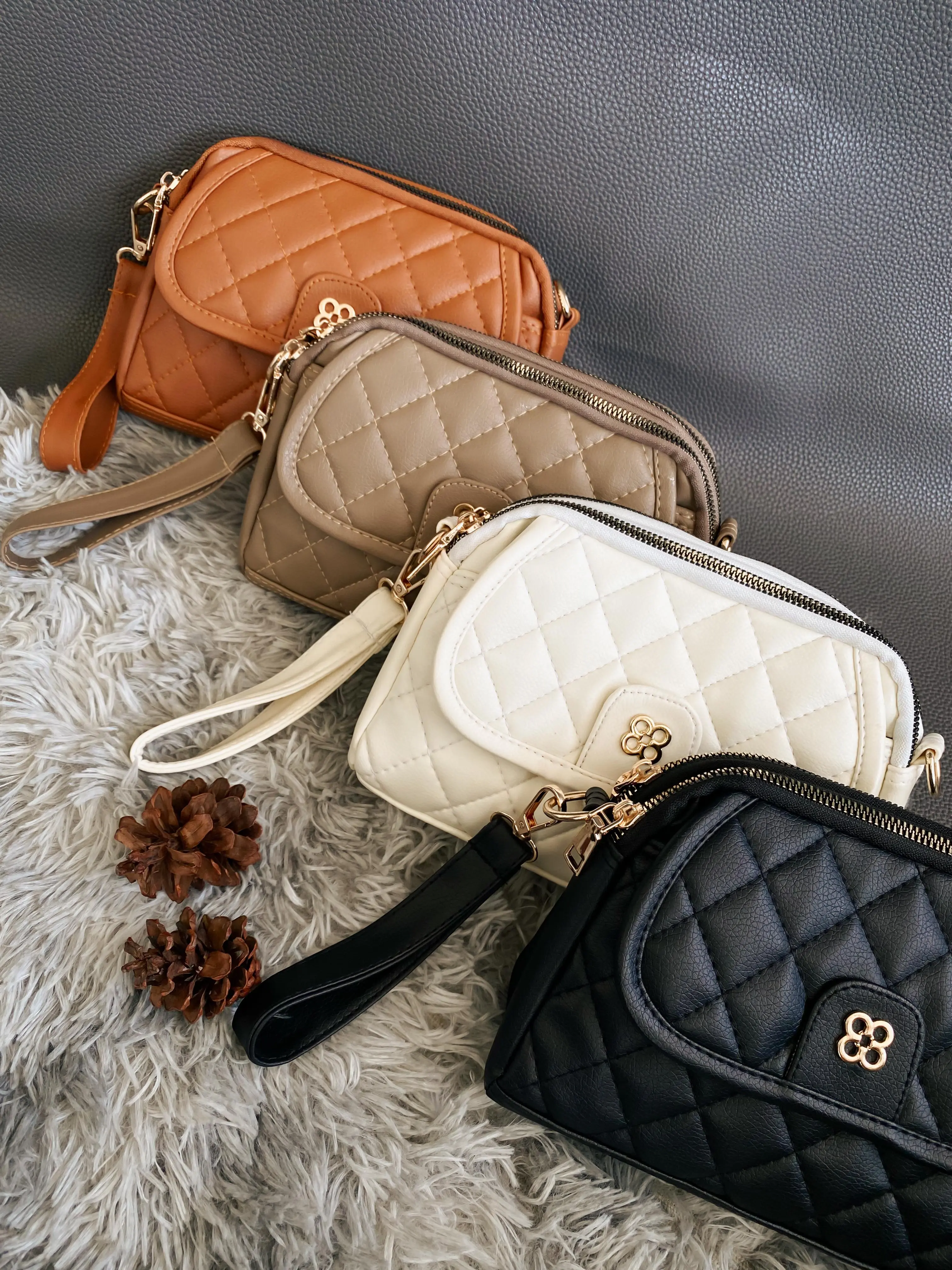 Tole official shop-SISKA Tas selempang bahu Bahan Kulit Sintetis Halus 3 Ruang Tas wanita kekinian slingbag Bordir simpel mewah  murah Terbaru Realpict Cewek