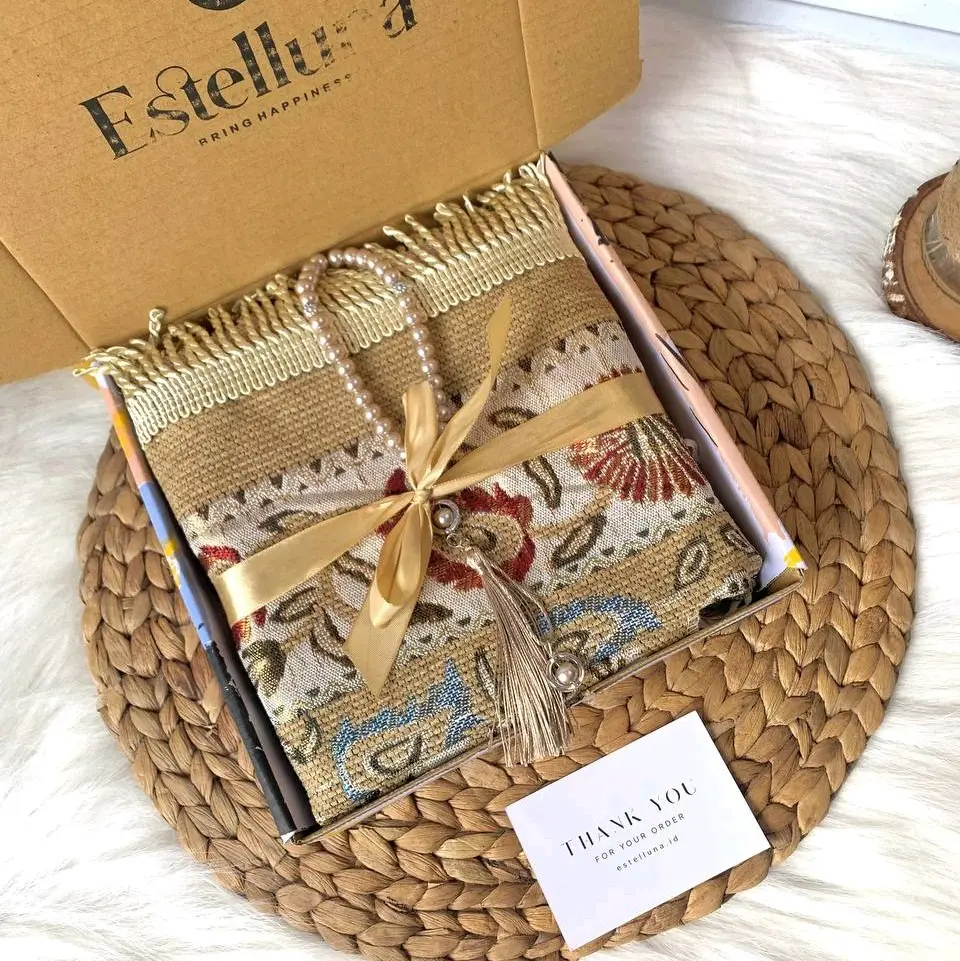 HAMPERS SAJADAH TURKEY FREE TASBIH UNTUK HADIAH ULTAH, WISUDA, DLL