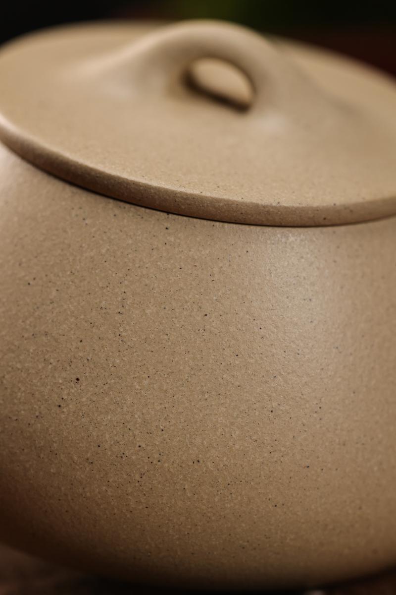 Product Introduction of Chinese Yixing purple clay teapot 100% natural purple clay teapot Huanglongshan Benshan green clay teapot 200 ml 9
