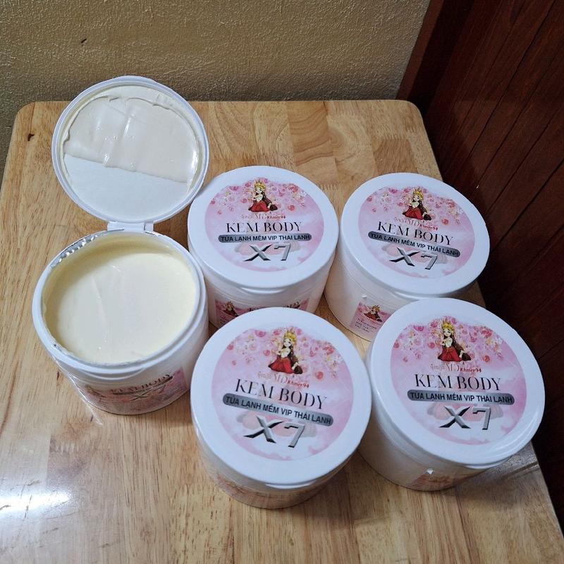 Chất Kem Mới Tết Combo 5 Hộp Kem Body Tửa Lạnh Mềm Vip Thái Lạnh X7 Khmer 94 Md Tặng Kèm Muỗng ,1 Sét Tắm Trắng Cà Phê Hoa Hồng