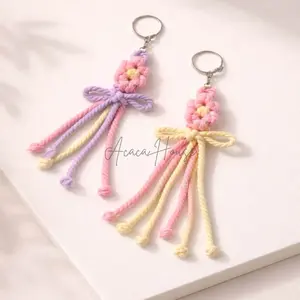 Acaca House - Keychain Daisy / Gantungan Kunci Macrame Warna Pastel dengan Desain Bunga Daisy dan Rumbai Cantik untuk Dekorasi dan Hadiah Kualitas Terbaik