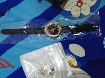 Product Review of 5PCS Jam Tangan Kuarsa Wanita Bergaya Berlian Berlian Kupu-kupu Dial PU Tali Kulit  Quartz Watches Kaca Set Perhiasan Kupu-kupu Gratis (Tanpa Kotak) from ** 0