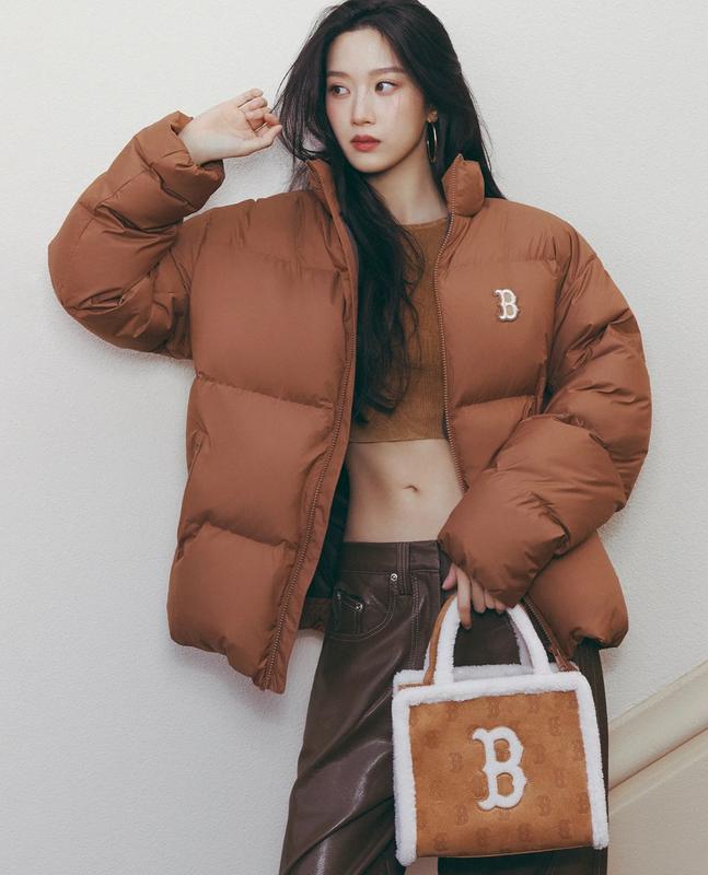 MLB - Túi xách nữ phom chữ nhật Monogram Mustang Mini 3AORS1036-43CAS