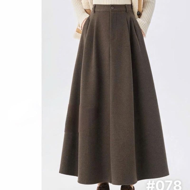  078. Chân váy dạ dáng xoè dài . Có túi hông . Kèm đai . Dài 83 cm . Chất dạ dày  mịn . 