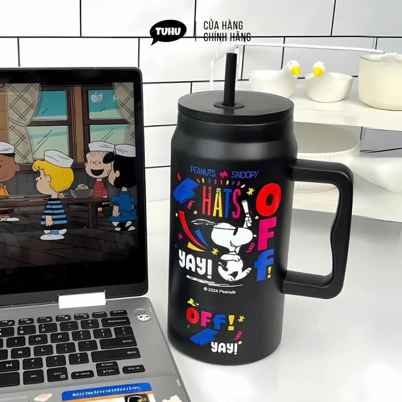 Bình giữ nhiệt khắc tên Snoopy 1500ml có tay cầm bình nước giữ nhiệt nóng lạnh inox 304 cao cấp – TUHUHOUSE
